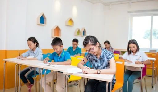 Chinh phục tiếng Anh lớp 8 dễ dàng với YOLA Junior