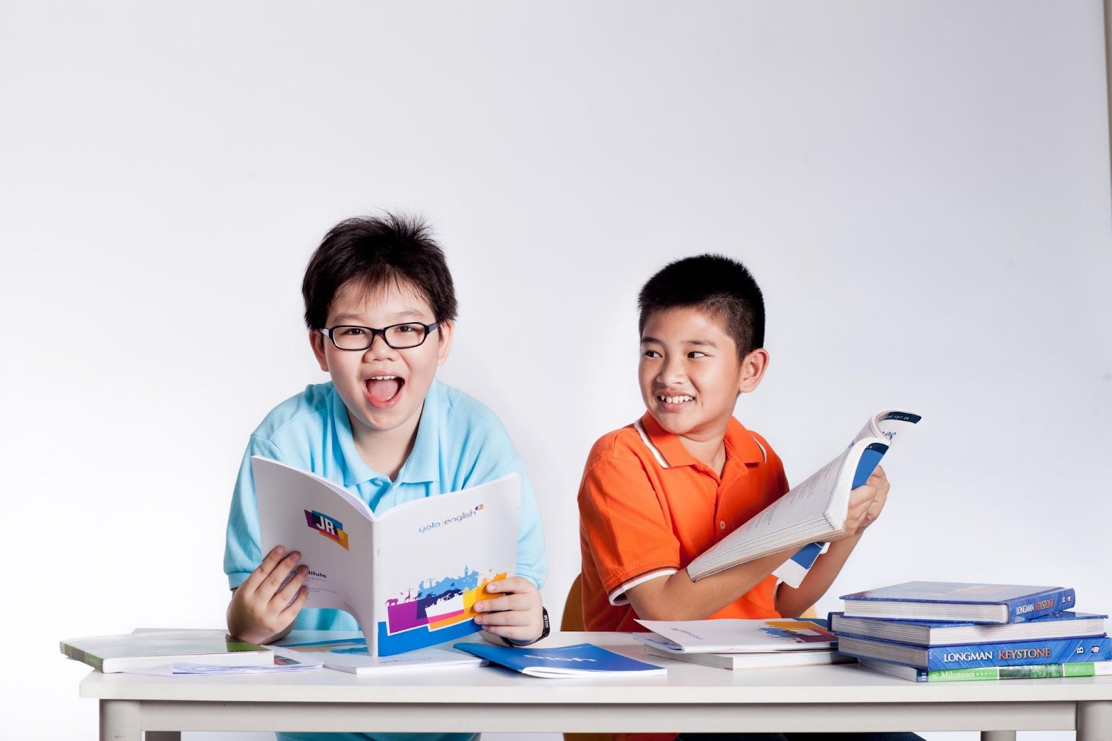 Việc nghe giảng tiếng Anh trên lớp là rất quan trọng