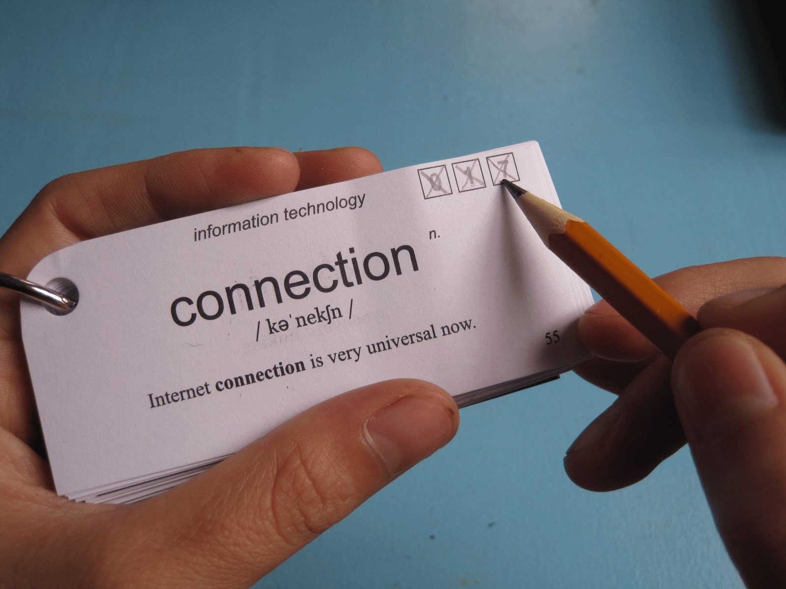 Học tiếng Anh bằng flashcard giúp trẻ nhạy cảm với những âm tiết nhỏ