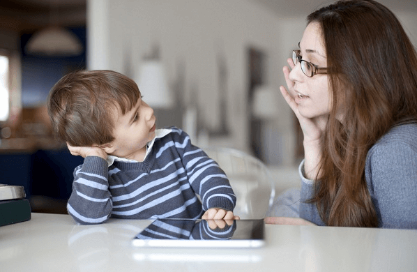 Trao đổi chủ đề của bài hát tiếng Anh với trẻ