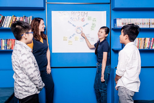 Từ vựng và các thì cơ bản là nội dung quan trọng trong học tiếng Anh lớp 7